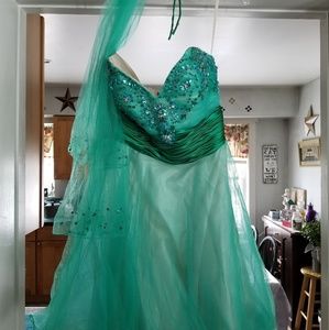 Green short prom dress